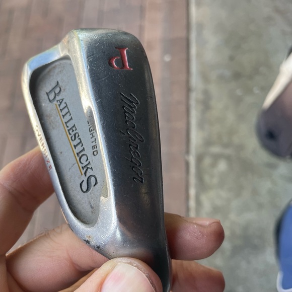 Mac gregor pitching wedge in right hand / steel shaft 
Used - Picture 4 of 6